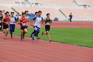 運動員跑步