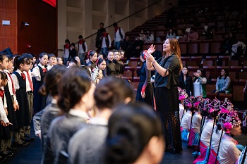 我校合唱團參演“蓮花綻放·同心築夢”聯校文藝匯演共賀澳門回歸祖國26周年